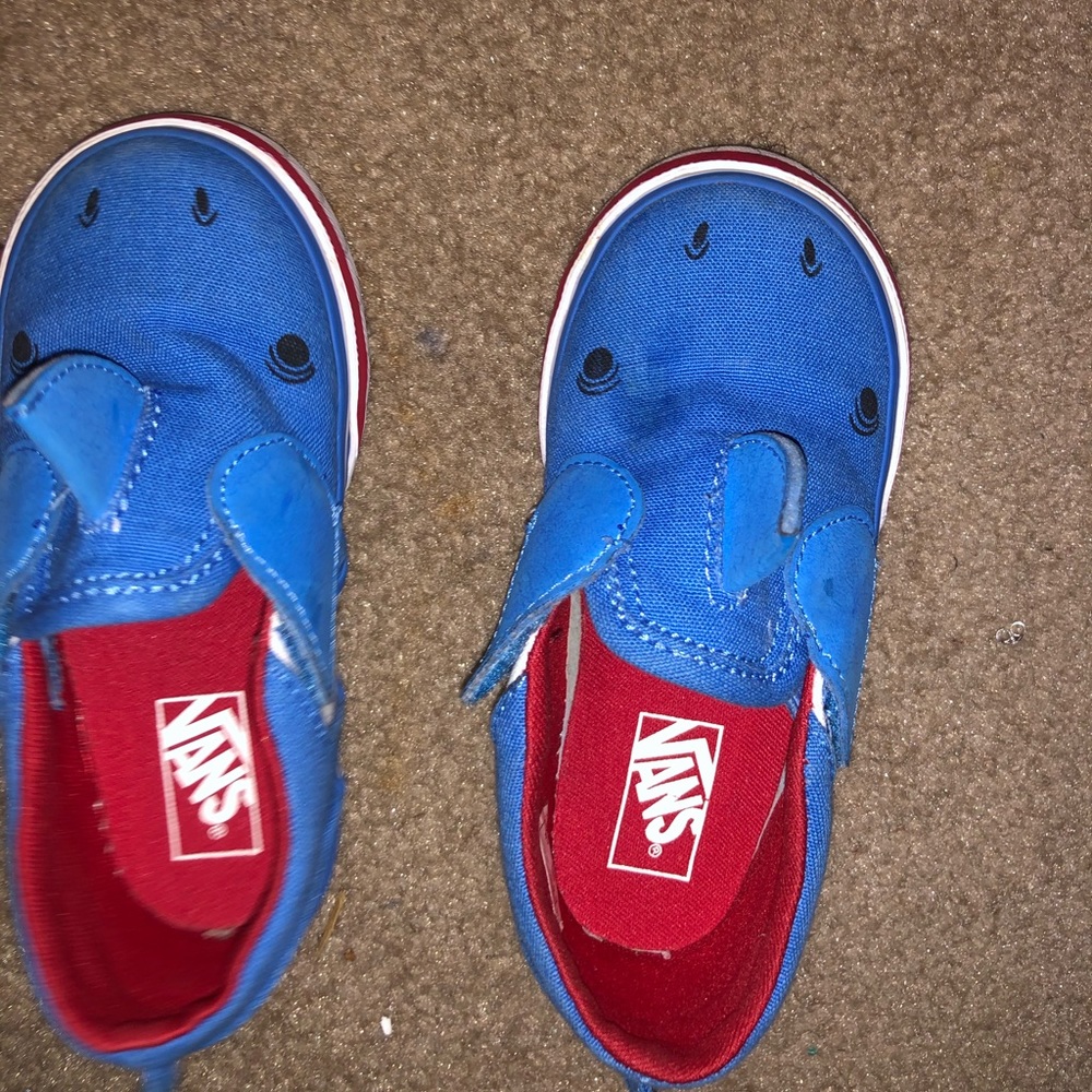 Blue baby shark  toddler shoe